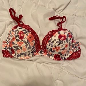 Floral Bra size 34C only worn once!!